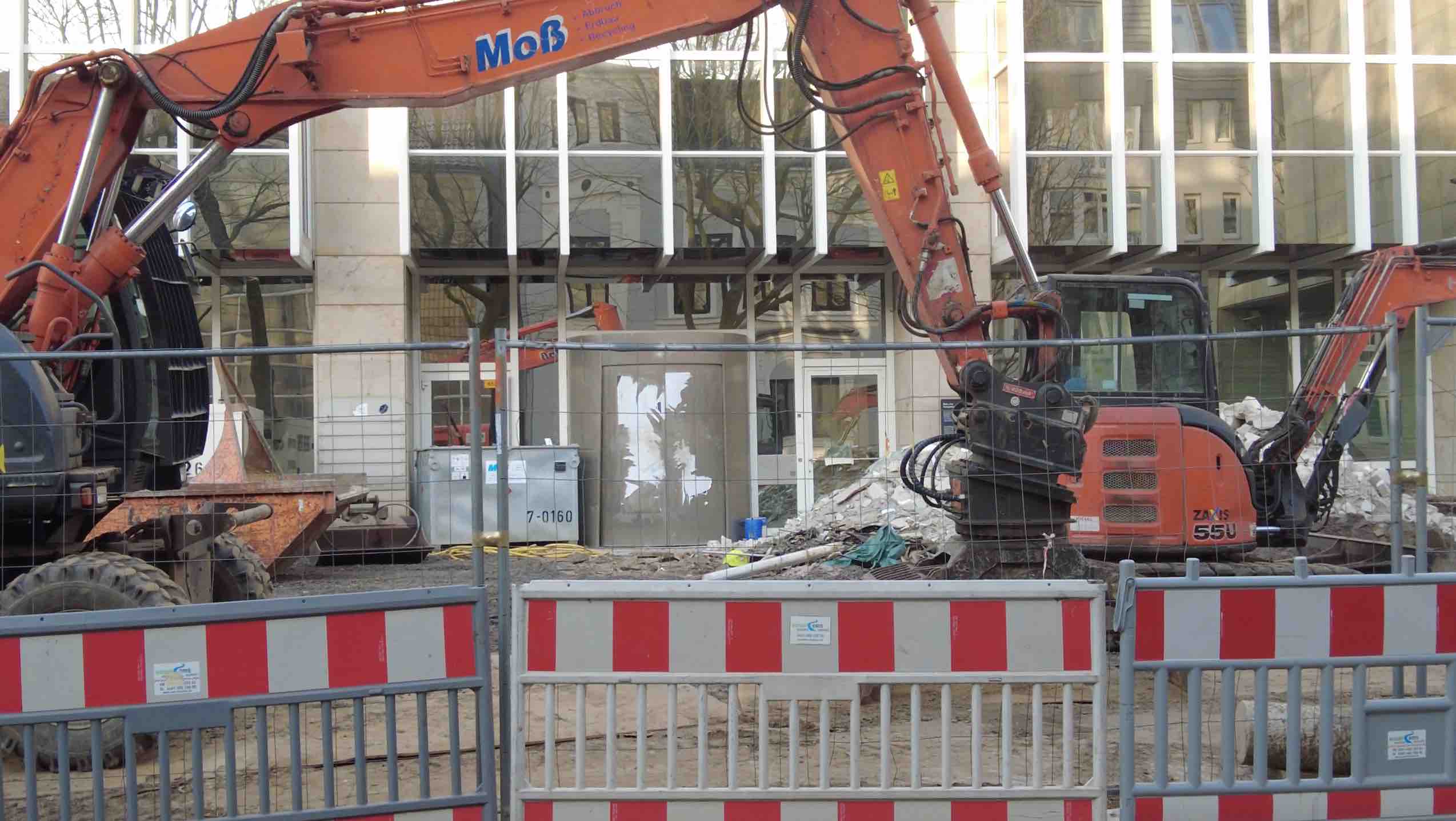 Photo taken on March 15, 2022 from Kohlhökerstraße showing the remains of the poster on the entrance door